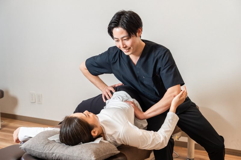体が硬い　治療